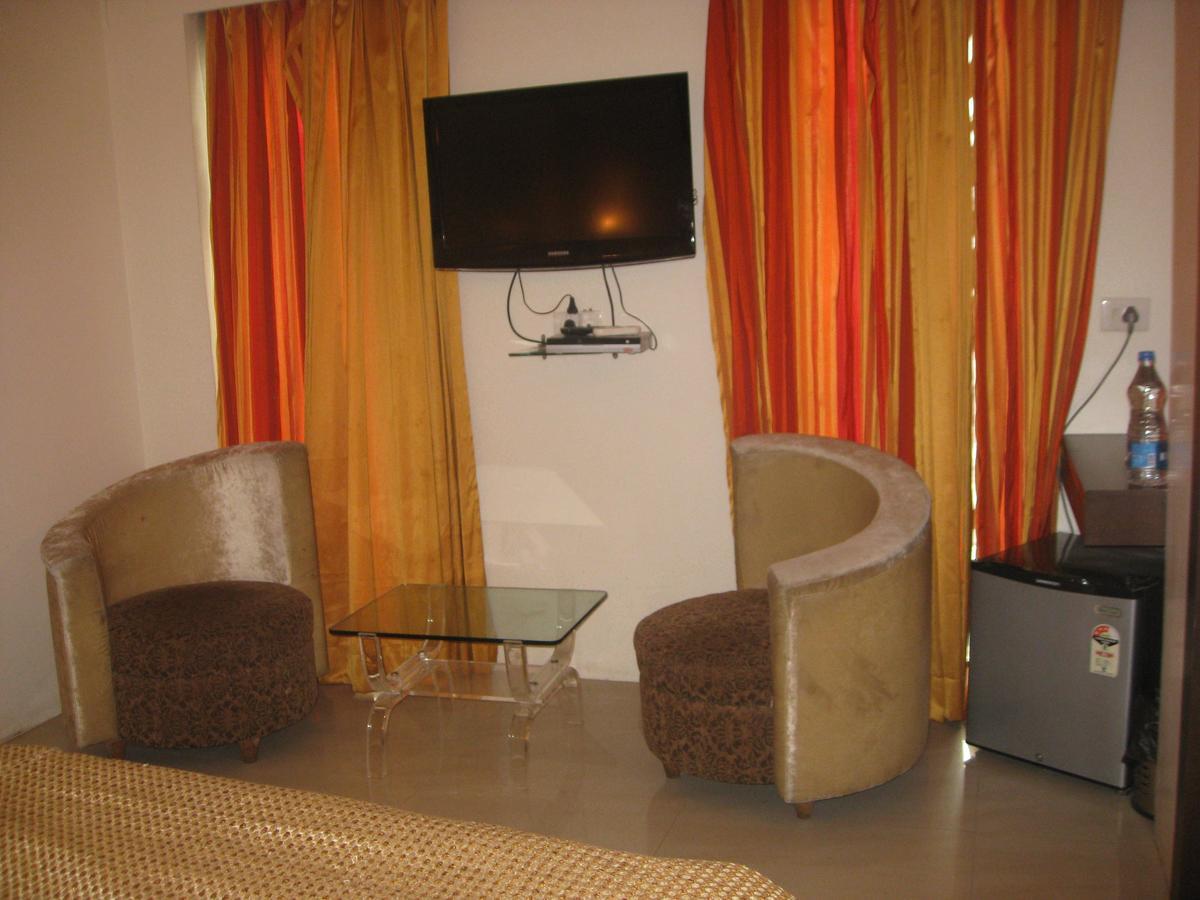 Hotel D'Grand Bareilly Εξωτερικό φωτογραφία