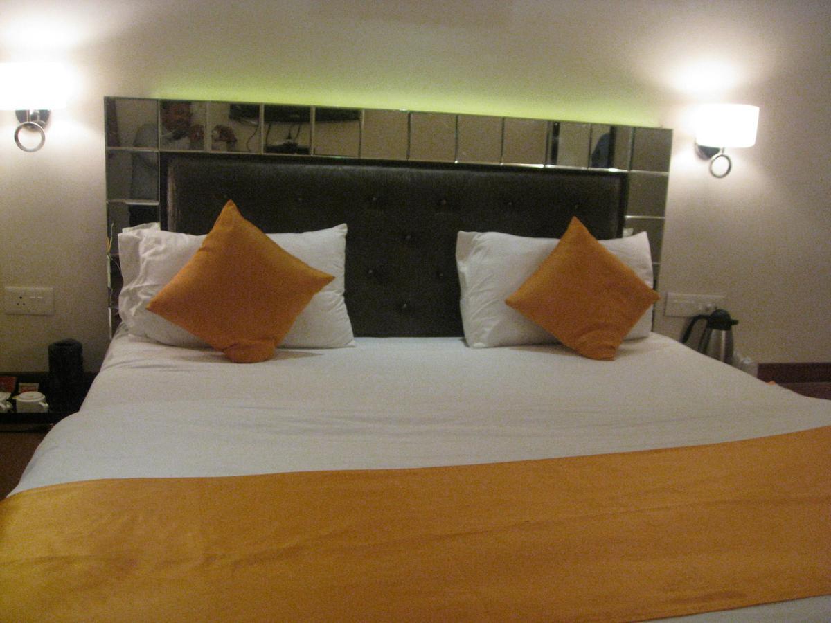 Hotel D'Grand Bareilly Εξωτερικό φωτογραφία