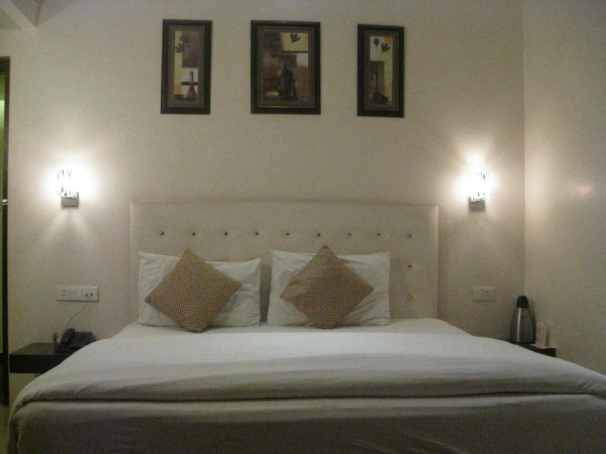 Hotel D'Grand Bareilly Εξωτερικό φωτογραφία